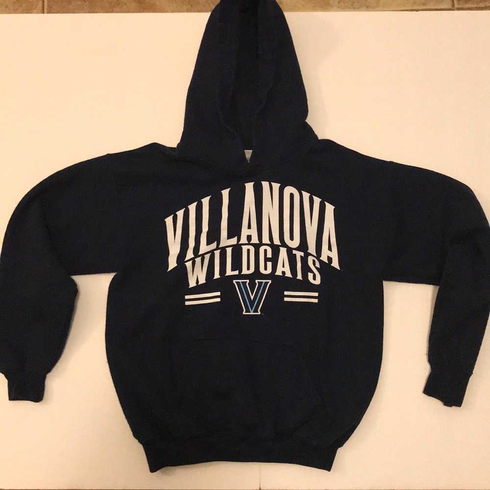 Boys Medium Villanova sweatshirt